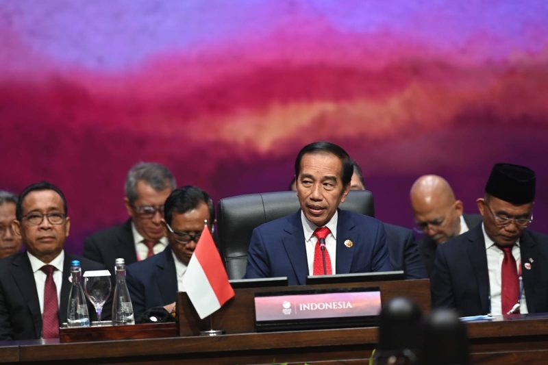 Presiden Joko Widodo (Jokowi) pada sesi Pleno Konferensi Tingkat Tinggi (KTT) ke-43 ASEAN di Jakarta Convention Center (JCC), Jakarta, Selasa (5/9/2023). Foto: Istimewa