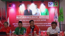 Para pimpinan dan Ketua Partai Politik di Kota Batam yang tergabung dalam kolisi pemenangan Ganjar Pranowo di Pemilu 2024 menggelar rapat koordinasi di PIH Hotel Batam, Rabu (6/9/2023). Foto: INIKEPRI.COM 