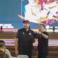 Menpora Dito Ariotedjo saat meninjau kesiapan Rakornas Kepemudaan dan Keolahragaan Tahun 2023 di Jakarta Internasional Velodrome, Jakarta, Kamis (7/9) malam. Foto: Kemenpora 