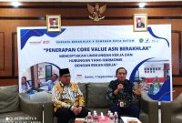 Balai Pengawas Obat dan Makanan di Batam menggelar kegiatan SENSASI BerAKHLAK (Semangat Selalu Sosialisasi BerAKHLAK). Kegiatan yang dilaksanakan di Aula Balai POM Jl. Hang Jebat, Kelurahan Sambau, Kecamatan Nongsa ini menghadirkan narasumber yaitu Kepala Kantor Kementerian Agama Kota Batam, Zulkarnain, Kamis (7/9/2023). Foto: Kemenag Batam untuk INIKEPRI.COM 