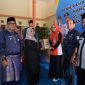 Sebanyak 98 Ketua RT dan RW di Wilayah Kecamatan Tanjungpinang Kota mendapatkan bantuan Seragam Baju Kurung dan Nametag dari Pemerintah Kota Tanjungpinang. Foto: Diskominfo Tanjungpinang 
