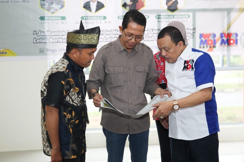 Wakil Walikota Batam, Amsakar Achmad menghadiri launching koran Mimbar Mahasiswa di kampus 2 STIKOM Muhammadiyah, Batam Center, Kota Batam, Minggu (10/9/2023). Foto: INIKEPRI.COM 