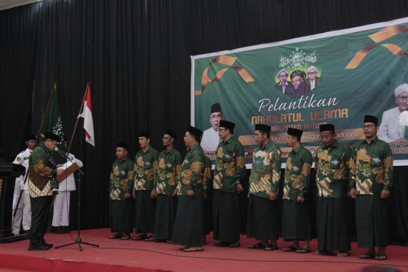 Pengurus Cabang Nahdlatul Ulama Kabupaten Natuna dengan masa khidmat 2023-2028 resmi dilantik oleh Ketua PWNU Kepri H. Mahbub Daryanto di Gedung Sri Srindit Ranai, Minggu (10/9 2023). Foto: Istimewa 