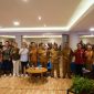 Pemerintah Kota Tanjungpinang melalui Dinas Kebudayaan dan Pariwisata (Disbudpar) mengadakan pelatihan digitalisasi branding dan kuliner. Kegiatan yang diikuti oleh 80 orang pelaku pariwisata dan ekonomi kreatif ini dilaksanakan di Hotel Nite and Day Laguna Bintan, Tanjungpinang, Selasa (12/9). Foto: Diskominfo Tanjungpinang 