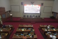 Rapat paripurna terkait Pandangan Umum Fraksi terhadap Ranperda APBD Kota Batam Tahun Anggaran 2024 digelar di ruang rapat utama kantor Dewan Perwakilan Rakyat Daerah (DPRD) Kota Batam pada Rabu (13/9/2023) siang. Foto: INIKEPRI.COM 