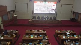 Rapat paripurna terkait Pandangan Umum Fraksi terhadap Ranperda APBD Kota Batam Tahun Anggaran 2024 digelar di ruang rapat utama kantor Dewan Perwakilan Rakyat Daerah (DPRD) Kota Batam pada Rabu (13/9/2023) siang. Foto: INIKEPRI.COM 