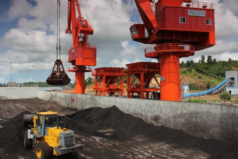 Untuk meningkatkan keandalan pasokan listrik di sistem kelistrikan Batam-Bintan PT PLN Batam terus menjaga unit-unit pembangkit agar beroperasi dengan baik, salah satunya dengan melakukan pemeliharaan terhadap unit-unit pembangkit secara rutin. Foto: PLN Batam untuk INIKEPRI.COM