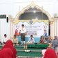 Wakil Wali Kota Batam Amsakar Achmad dan Ketua 1 TP PKK Kota Batam Erlita Sari saat  menghadiri Milad ke-3 Yayasan Sahabat Hijrah Batam (SAHIBA) di Masjid Baitul A’la Aviari Pratama, Minggu (17/9/2023) siang. Foto: INIKEPRI.COM 