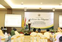 Wakil Wali Kota Batam Amsakar Achmad hadir dalam Yudisium Semester Ganjil Tahun Ajaran 2022/2023 Fakultas Ekonomi dan Bisnis Universitas Riau Kepulauan (Unrika) di Cypress Meeting Room Aston Hotel Batam, Minggu (17/9/2023) pagi. Foto: INIKEPRI.COM 