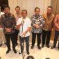 Menteri Investasi / Kepala BKPM RI Bahlil Lahadalia kembali memimpin rapat koordinasi (Rakor) Percepatan Pengembangan Investasi Ramah Lingkungan di Kawasan Pulau Rempang, Batam. Bertempat di Hotel Marriot Harbourbay Kota Batam, Minggu (17/9/2023). Foto: Diskominfo Kepri 

