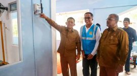 Gubernur Ansar resmikan aliran listrik ke Dusun Parit Syukur Desa Tanjung Berlian Barat dan Dusun IV Sawang Laut Desa Sawang Laut, Tanjung Batu. Foto: Diskominfo Kepri 