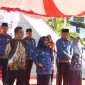 Wali kota dan Wakil wali kota Tanjungpinang, Hj. Rahma, S.IP.,M.M, dan Endang Abdullah, S.Kp.,M.Si, berpamitan dengan seluruh aparatur sipil negara di lingkungan pemerintah kota Tanjungpinang diakhir masa jabatannya. Hal itu disejalankan dengan upacara Kesadaran Nasional di halaman kantor Wali kota, Senggarang, Rabu (20/9/2023).  Foto: Diskominfo Tanjungpinang 