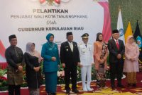 Gubernur Kepulauan Riau Ansar Ahmad melantik Kepala Dinas Komunikasi dan Informatika (Diskominfo) Kepri Hasan sebagai Penjabat (Pj) Wali Kota Tanjungpinang di Gedung Daerah Tanjungpinang, Kamis (21/9/2023) pagi. Foto: Diskominfo Tanjungpinang
