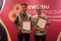 PT PLN Batam sukses mendapatkan penghargaan dalam ajang SEWINDU PR INDONESIA yang berlangsung di Jakarta, tadi malam, Kamis (21/9/2023). Acara yang mengusung tema “Sewindu Kami Mengabdi, untuk Komunikasi Negeri” turut dihadiri oleh Menteri Komunikasi dan Informatika Budi Arie Setiadi. Foto: PLN Batam untuk INIKEPRI.COM 