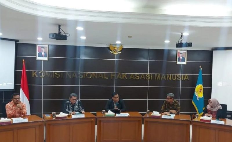 Komnas HAM saat menggelar konferensi pers terkait rekomendasi penanganan konflik Rempang di Kantor Komnas HAM, Jakarta Pusat, Jumat (22/9/2023). Foto: ANTARA/Fianda Sjofjan Rassat
