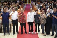 Wakil Wali Kota Batam Amsakar Achmad menjadi Narasumber pada Seminar Nasional Motivasi dan Public Speaking Training di Pasific Hotel Batam, Minggu (24/9/2023). Foto: INIKEPRI.COM
