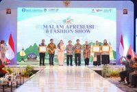 Ajang Gebyar Melayu Pesisir 2023 (GMP) Bank Indonesia perwakilan Provinsi Kepri yang disinergikan dengan agenda Indonesia-Malaysia-Thailand Growth Triangle (IMT GT), menghadirkan Fashion Show bagi pengiat fesyen di Kepri dalam berkreasi dan menunjukkan hasil rancangan mereka. Foto: INIKEPRI.COM 