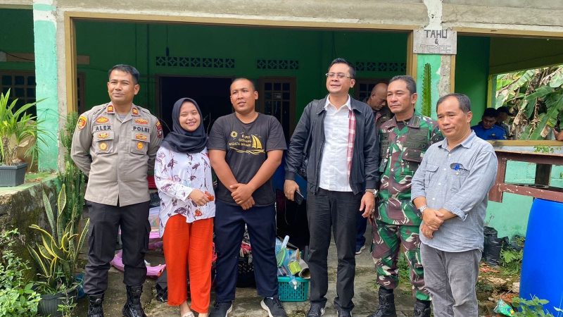 Beredar sebuah rekaman video klarifikasi warga asli Rempang mengenai pindahnya 3 KK warga dari Pulau Rempang yang difasilitasi oleh BP Batam, pada Selasa (26/9/23) sore. Foto: Istimewa 