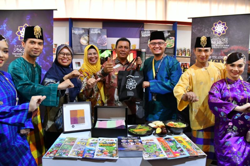 Opening Ceremony Gebyar Melayu Pesisir (GMP) Tahun 2023 yang menampilkan produk unggulan UMKM Kepulauan Riau, resmi dibuka oleh Gubernur Kepri Ansar Ahmad, bertempat di Ballroom Hotel Marriot Harbour Bay Kota Batam, Selasa (26/9/2023). Foto: Diskominfo Kepri 
