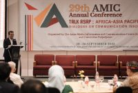 Wakil Menteri Komunikasi dan Informatika (Wamenkominfo), Nezar Patria, dalam 29th AMIC Annual Conference Talk ASAP: Africa-Asia Pacific Dialogue on Communication Issue di Bandung, Provinsi Jawa Barat, pada Kamis (28/9/2023). Foto:Humas Kominfo
