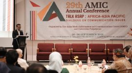 Wakil Menteri Komunikasi dan Informatika (Wamenkominfo), Nezar Patria, dalam 29th AMIC Annual Conference Talk ASAP: Africa-Asia Pacific Dialogue on Communication Issue di Bandung, Provinsi Jawa Barat, pada Kamis (28/9/2023). Foto:Humas Kominfo 
