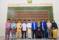 Wali Kota Tanjungpinang, Hasan, S.Sos., menerima kunjungan silaturahmi dari Pengurus Cabang Pergerakan Mahasiswa Islam Indonesia (PMII) Tanjungpinang-Bintan, di ruang Wali Kota, Senggarang, Jumat (29/9). Foto: Diskominfo Tanjungpinang 