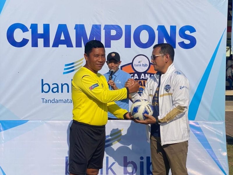 Kompetisi sepak bola usia dini Liga Anak Bali 2023 yang digelar bank bjb resmi dibuka di Lapangan Makorem 163, Jalan Tendean, Dauh Puri, Kota Denpasar, pada Sabtu, 30 September 2023. Liga Anak Bali 2023 berlangsung selama 2 hari sampai Minggu, 1 Oktober 2023. Foto: bank bjb untuk INIKEPRI.COM

