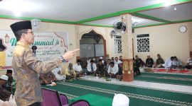 menghadiri Maulid Nabi Muhammad SAW di Masjid Darul Aman Perumahan Benih Raya, Tanjungriau,  Minggu (1/10/2023). Foto: INIKEPRI.COM 