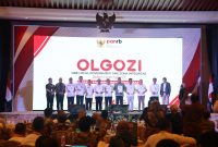 Menteri Pendayagunaan Aparatur Negara dan Reformasi Birokrasi (PANRB) RI Abdullah Aswar Anas secara daring mencanangkan program One Local Government One Zona Integritas (OLGOZI) serentak untuk tiga provinsi yakni Provinsi Kepri, Provinsi Kalteng dan Provinsi Sulsel, bertempat di Hotel Best Westrn Premier Panbil Kota Batam, Kepulauan Riau, Rabu (4/10). Foto: Diskominfo Kepri 