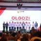 Menteri Pendayagunaan Aparatur Negara dan Reformasi Birokrasi (PANRB) RI Abdullah Aswar Anas secara daring mencanangkan program One Local Government One Zona Integritas (OLGOZI) serentak untuk tiga provinsi yakni Provinsi Kepri, Provinsi Kalteng dan Provinsi Sulsel, bertempat di Hotel Best Westrn Premier Panbil Kota Batam, Kepulauan Riau, Rabu (4/10). Foto: Diskominfo Kepri 
