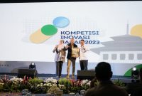 bank bjb menerima penghargaan di ajang Kompetisi Inovasi Jawa Barat (KIJB) tahun 2023 sebagai juara 1 dalam kategori BUMN/BUMD di Jawa Barat dengan inovasi yang mengedepankan teknologi / digitalisasi berjudul Pemberdayaan Perempuan Melalui Platform bjb BiSA! Dalam Rangka Mendukung Peningkatan Perekonomian dan Inklusi Keuangan di Jawa Barat Kelompok BUMN/BUMD. Foto: bank bjb untuk INIKEPRI.COM 