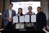 bank bjb melakukan Penandatangan Perjanjian Kerja Sama (PKS) tentang Kerja Sama Penyediaan Layanan Integrasi Pembayaran Jalan Tol Tanpa Henti dengan PT Digital Wahana International (DWI) dan PT Roatex Indonesia Toll System (RITS). Penandatangan PKS dilakukan di Gedung T Tower bank bjb, pada Rabu (4/10). Foto: bank bjb untuk INIKEPRI.COM 