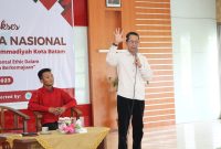 Wakil Wali Kota Batam Amsakar Achmad menjadi pemateri perihal kepemimpinan pada Darul Arqam Madya (DAM) Nasional yang ditaja ortom Muhammadiyah tersebut di Aula Dinas Kepemudaan dan Olahraga(Dispora) Batam, Jumat (6/10/2023) sore. Foto: INIKEPRI.COM
