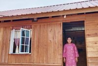 Masyarakat Kabupaten Lingga mendapatkan dan merasakan manfaat besar dari Program Bantuan Stimulan Perumahan Swadaya (BSPS) atau bedah rumah yang diwujudkan melalui dana aspirasi Cen Sui Lan, Anggota Komisi V DPR RI Fraksi Golkar Dapil Kepri. Foto: Istimewa 