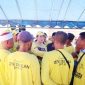 Anggota DPR RI dari Partai Golkar Dapil Kepulauan Riau Cen Sui Lan melakukan kunjungan ke Pulau Nipah, Kecamatan Bulang, Kota Batam untuk menyerahkan bantuan Keramba Jaring Apung (KJA) dengan bahan High Density Polyethylene (HDPE) kepada Khairul Ketua Kelompok Budidaya Ikan (Pokdakan) Barelang Mandiri Pulah Nipah, Setokok, Bulang, Kota Batam, Minggu (8/10/2023) pagi. Foto: Dok. Suaraserumpun