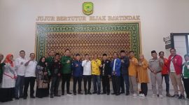 Dalam rangka menyukseskan tahapan Pemilu tahun 2024, Penjabat Wali Kota Tanjungpinang, Hasan,S.Sos mengundang pengurus partai politik untuk saling berkoordinasi sembari menjalin silaturahmi. Foto: Diskominfo Tanjungpinang 