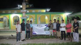 Karang Taruna Provinsi Kepulauan Riau melanjutkan Program Energi Berkeadilan dengan memberikan  bantuan berupa PLTS (pembangkit listrik tenaga surya) untuk rumah ibadah di Mesjid Baburrahim Desa Kelombok, Kabupaten Lingga, Kepri. Foto: INIKEPRI.COM 
