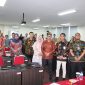 Pemerintah Kota Tanjungpinang melalui Dinas Komunikasi dan Informatika melaksanakan kegiatan Monitoring Opini dan Aspirasi Publik di ruang CAT BKPSDM Kota Tanjungpinang , Kamis (12/10/2023). Foto: Diskominfo Tanjungpinang 
