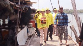 Anggota DPR RI Fraksi Golkar Dapil Kepri Cen Sui Lan, melaksanakan kunjungan kerja (Kunker) Reses ke Pulau Gare, Kelurahan Kasu, Kecamatan Belakangpadang, Kota Batam, Minggu (8/10/2023) sore lalu. Foto:  Dok. Suaraserumpun.com