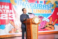 Wakil Wali Kota Batam Amsakar Achmad menghadiri Inagurasi Fakultas Ekonomi dan Bisnis (FEB) Universitas Riau Kepulauan (Unrika) ngkatan 2023 di Aula Utama Kampus Unrika, Sabtu (14/10/2023).Foto: INIKEPRI.COM 