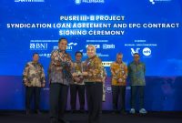 bank bjb melakukan penandatanganan Perjanjian Kredit Pendanaan Proyek Pabrik Pusri IIIB dengan PT Pusri Palembang, melalui skema Kredit Sindikasi bersama sejumlah perbankan nasional, dengan total Rp9,3 Triliun, pada Jumat (13/10) di Ballroom The Langham Hotel Jakarta. Foto: bank bjb untuk INIKEPRI.COM 