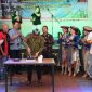 Ketua DPRD Kota Batam Nuryanto menghadiri Tasyakuran Milad ke-7 Perkumpulan Warga Kudus (PAKU) Batam di Golden Prawn, Bengkong, Batam, pada Minggu (15/10/2023). Foto: INIKEPRI.COM 
