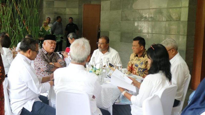 Gubernur Kepulauan Riau Ansar Ahmad didampingi oleh Bupati Karimun Aunur Rafiq bertemu langsung dengan Menteri Pekerjaan Umum dan Perumahan Rakyat (PUPR) Basuki Hadimuljono di Gedung Kementerian PUPR Jakarta, Selasa (17/10/2023). Foto: Diskominfo Kepri 