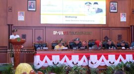 Penjabat Wali Kota Tanjungpinang, Hasan, S.Sos mengikuti Sidang Paripurna Istimewa sempena peringatan peringatan hari jadi ke-22 Kota Otonom Tanjungpinang. Sidang paripurna dilaksanakan di kantor DPRD Kota Tanjungpinang, Selasa (17/10/2023). Foto: Humprofoto Tanjungpinang 