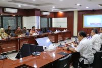 Gubernur Kepulauan Riau Ansar Ahmad melakukan audiensi dengan Direktur Jenderal (Dirjen) Perimbangan Keuangan Kementerian Keuangan Luky Alfirman di Gedung Radius Prawiro Jakarta, Senin (16/10/2023). Foto: Diskominfo Kepri 