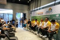 Gubernur Ansar pada konferensi pers usai flag off Bintan Triathlon 2023 di Lagoi Bay, Bintan, Sabtu (21/10/2023). Foto: Diskominfo Kepri 