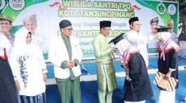 Peringatan Hari Santri Nasional 2023 menjadi momen istimewa bagi seribu anak santri di Kota Tanjungpinang, Kepulauan Riau (Kepri), yang telah menjalani pendidikan ilmu Al Quran. Foto: Diskominfo Tanjungpinang 