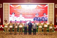 Gubernur Kepulauan Riau H. Ansar Ahmad menghadiri Penetapan Desa Kelurahan Binaan Sadar Hukum dan Penyuluhan Hukum bagi ASN dan Kepala Desa Se-Provinsi Kepri Tahun 2023 bertempat di Aula Wan Seri Beni Dompak, Tanjungpinang, Selasa (24/10/2023). Foto: Diskominfo Kepri 