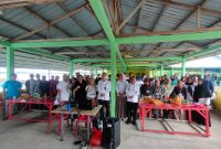 Sebanyak 40 orang peserta diberi pelatihan pemandu wisata buatan dan pengelola desa wisata. Pelatihan dilaksanakan di Rumah Makan Kampung Madong, Kelurahan Kampung Bugis, Tanjungpinang Kota. Foto: Diskominfo Tanjungpinang 