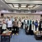 bank bjb berkomitmen untuk terus memperluas literasi keuangan, termasuk pada generasi muda. Paling baru, bank bjb Cabang Cianjur mengadakan kegiatan Bankers Cilik WideScreen bersama SMKN 1 Cianjur bertempat di ruang rapat Gede Pangrango bank bjb Cabang Cianjur. Foto: bank bjb untuk INIKEPRI.COM 